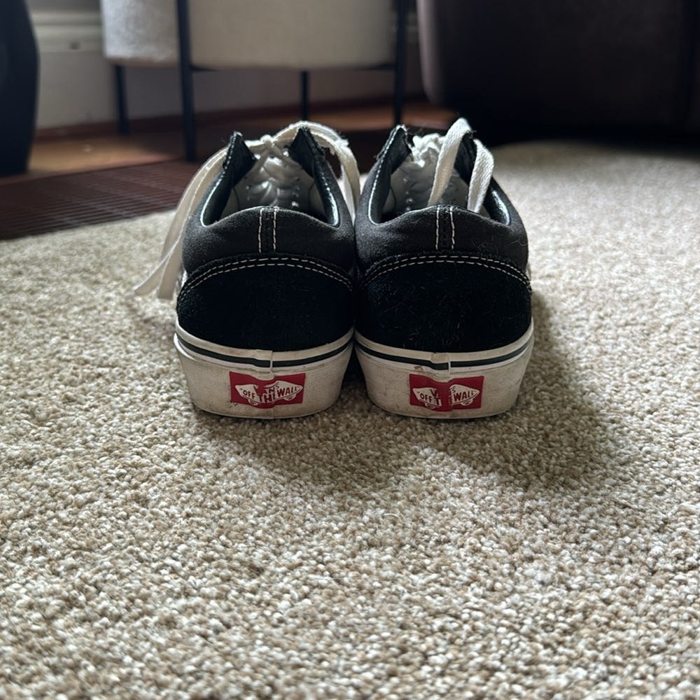 Vans - Picture 3 of 6